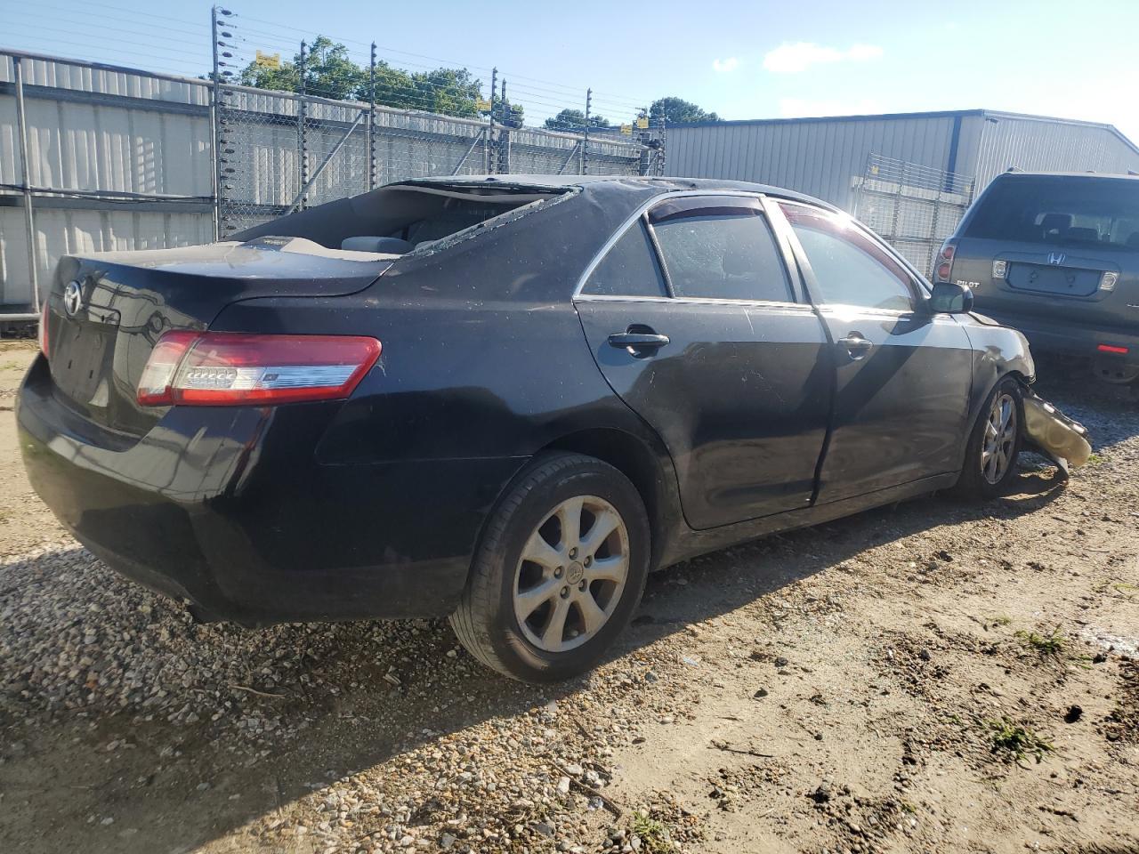 2011 Toyota Camry Base - Фото 3