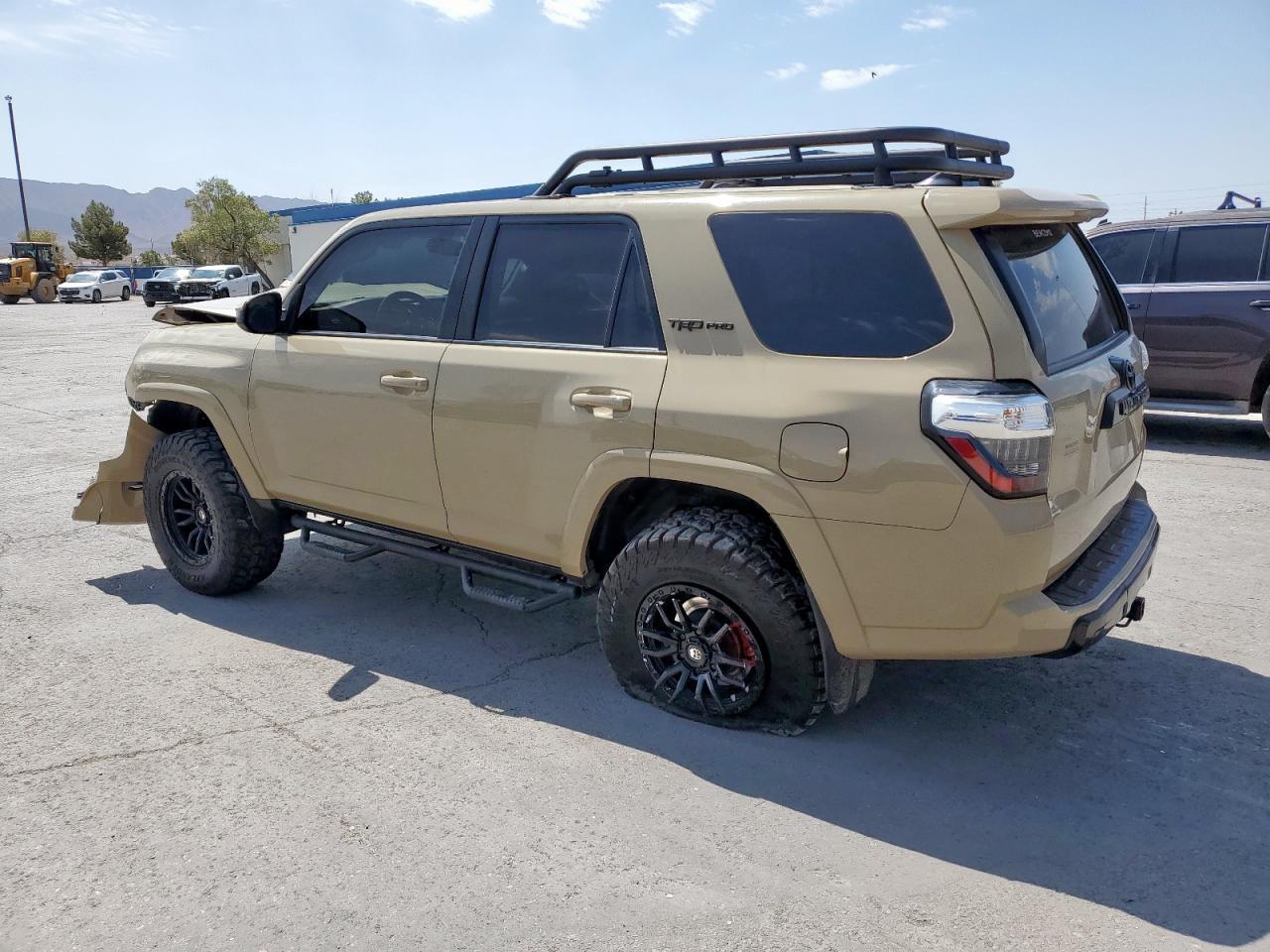 2016 Toyota 4Runner Sr5/Sr5 Premium - Image 2