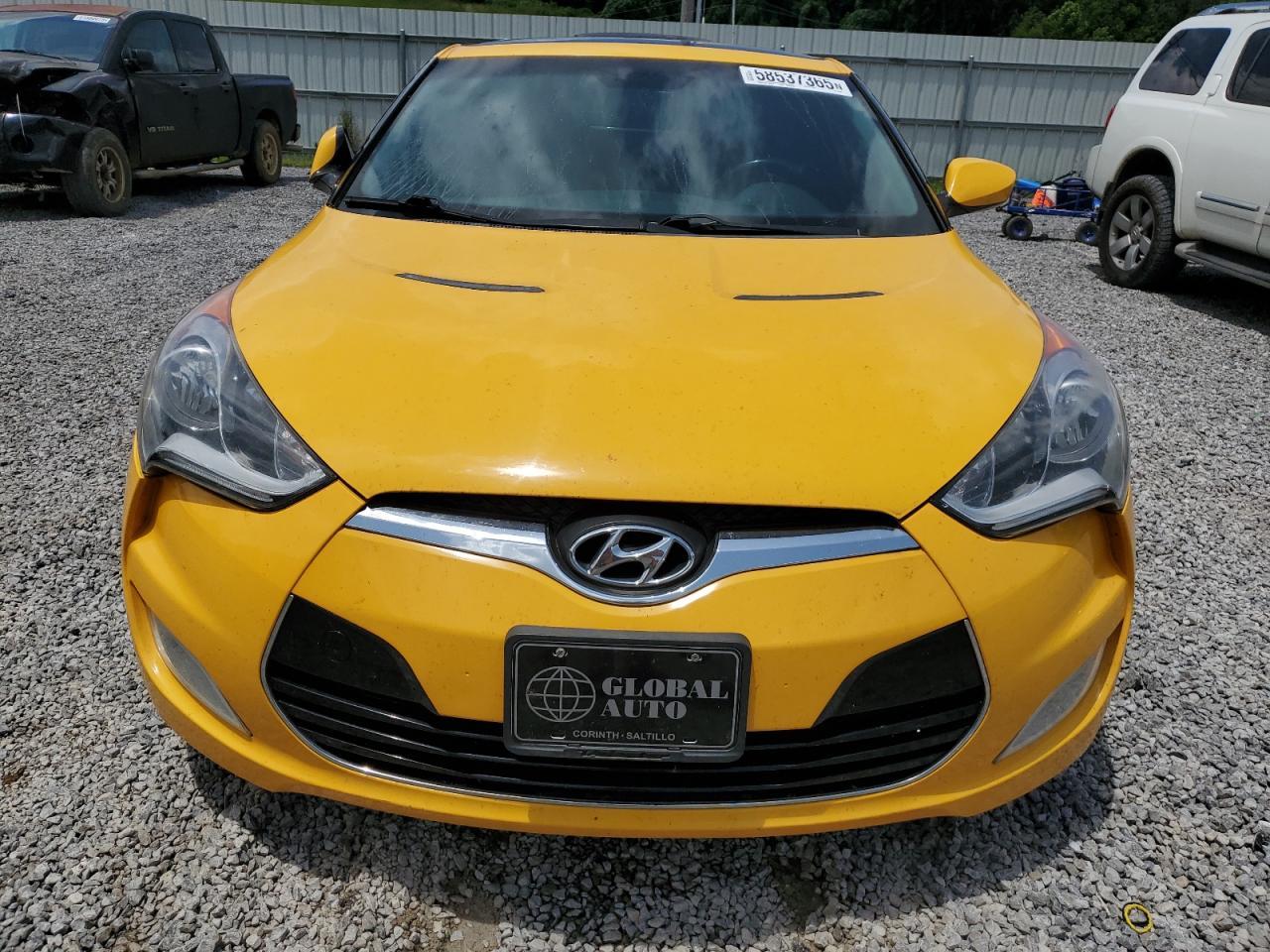 2015 Hyundai Veloster Base - Image 5