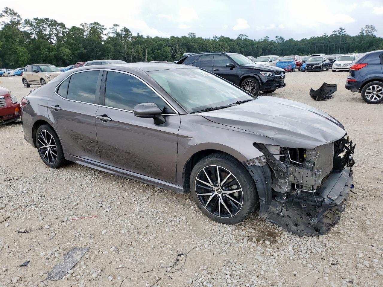 2021 Toyota Camry Se - Фото 4