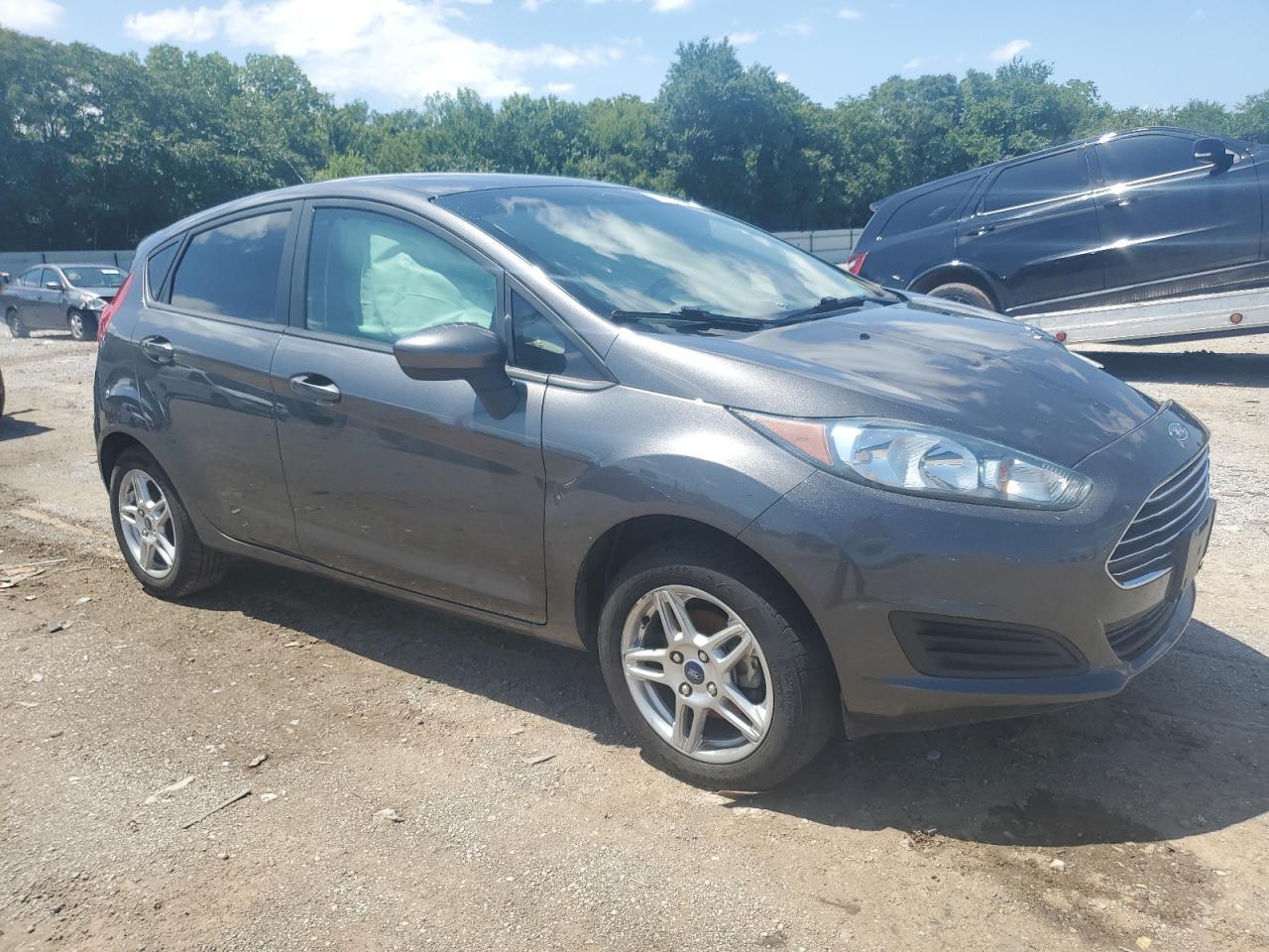 2019 Ford Fiesta Se - Фото 4