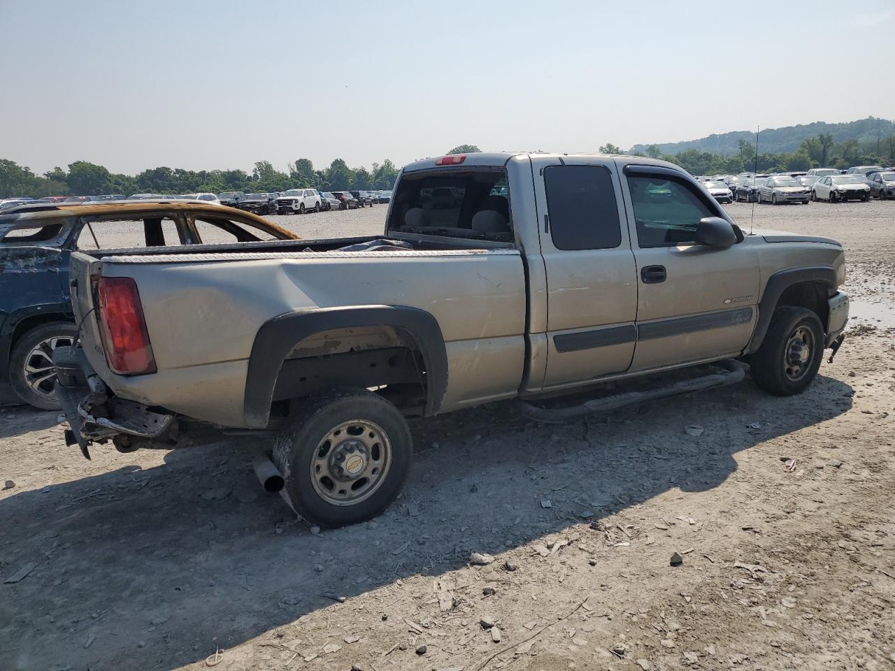 2003 Chevrolet Silverado C2500 Heavy Duty - Image 3