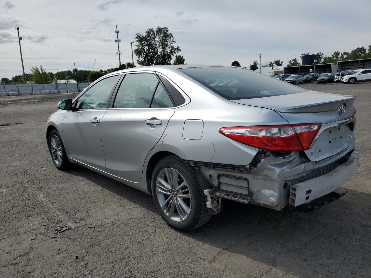 2015 Toyota Camry Le - Фото 2