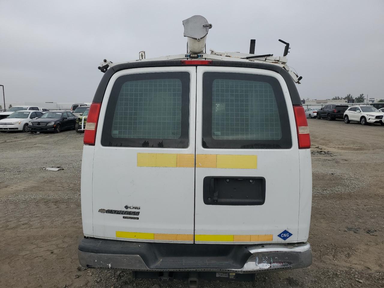 2014 Chevrolet Express G2500 - Image 6