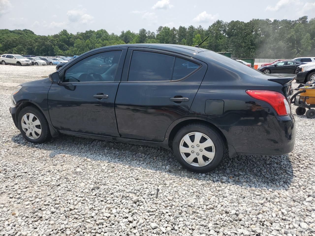 2017 Nissan Versa S - Фото 2