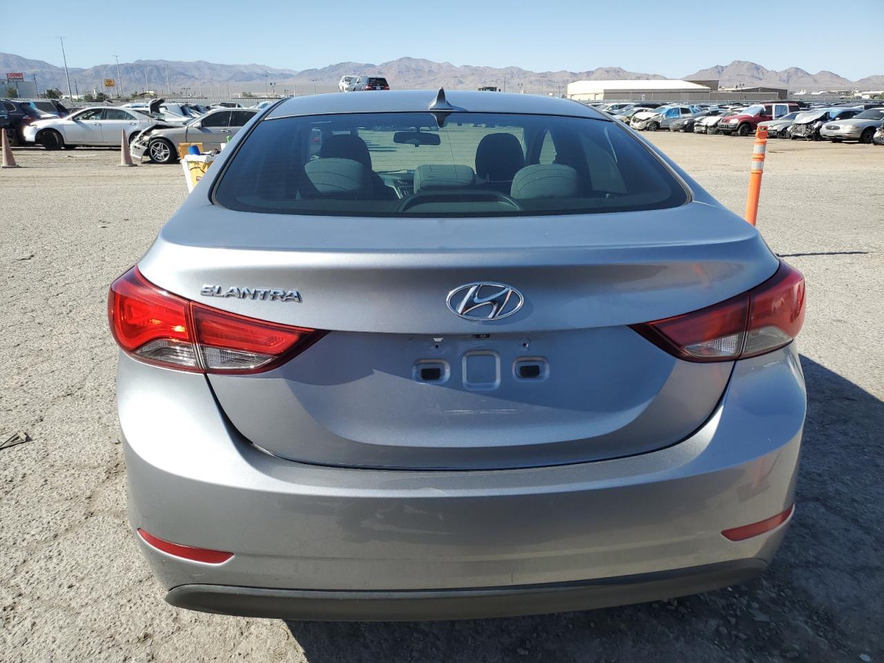2015 Hyundai Elantra Se - Фото 6