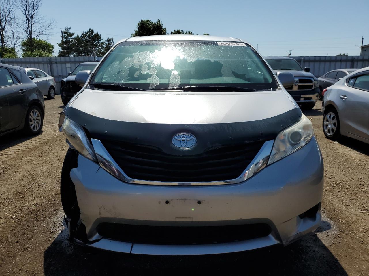 2012 Toyota Sienna Le - Фото 5