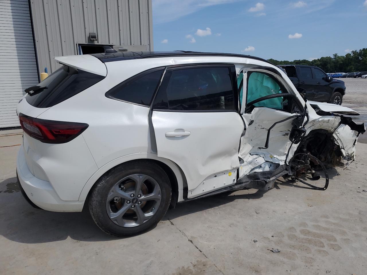 2024 Ford Escape St Line - Image 3
