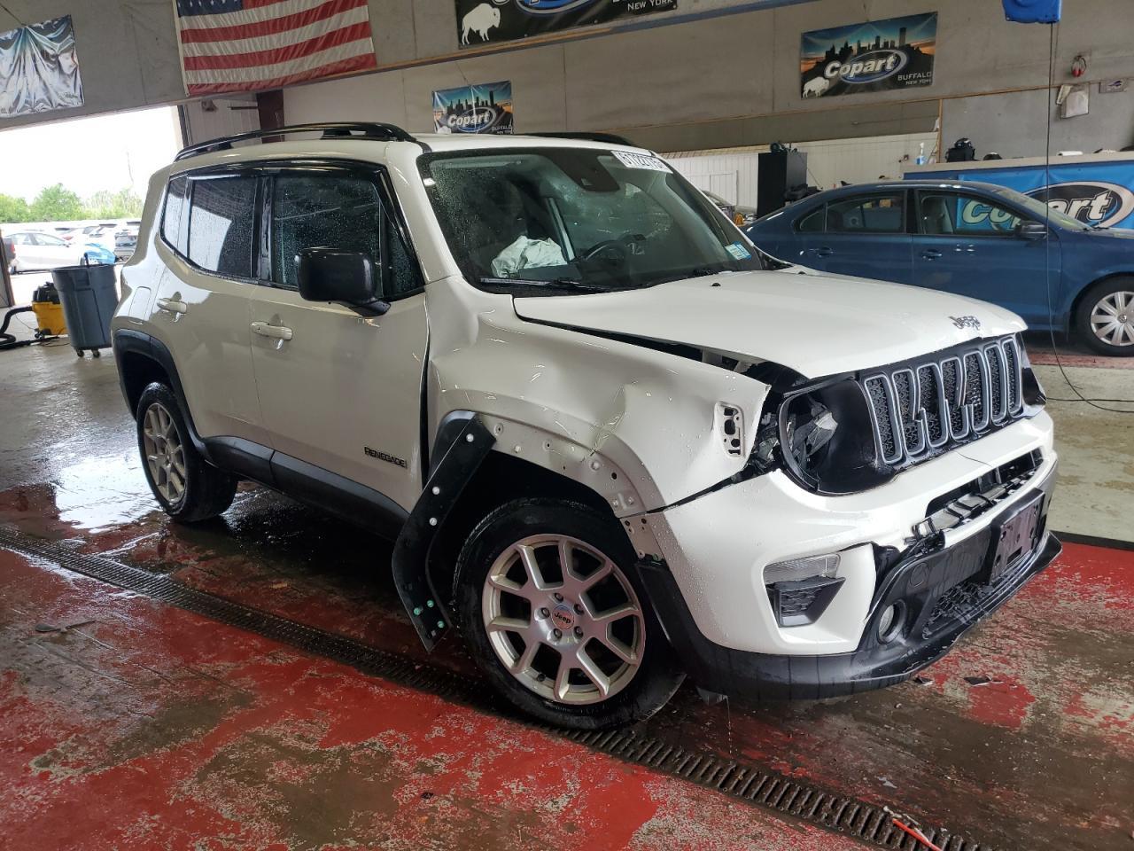 2022 Jeep Renegade Latitude - Image 4