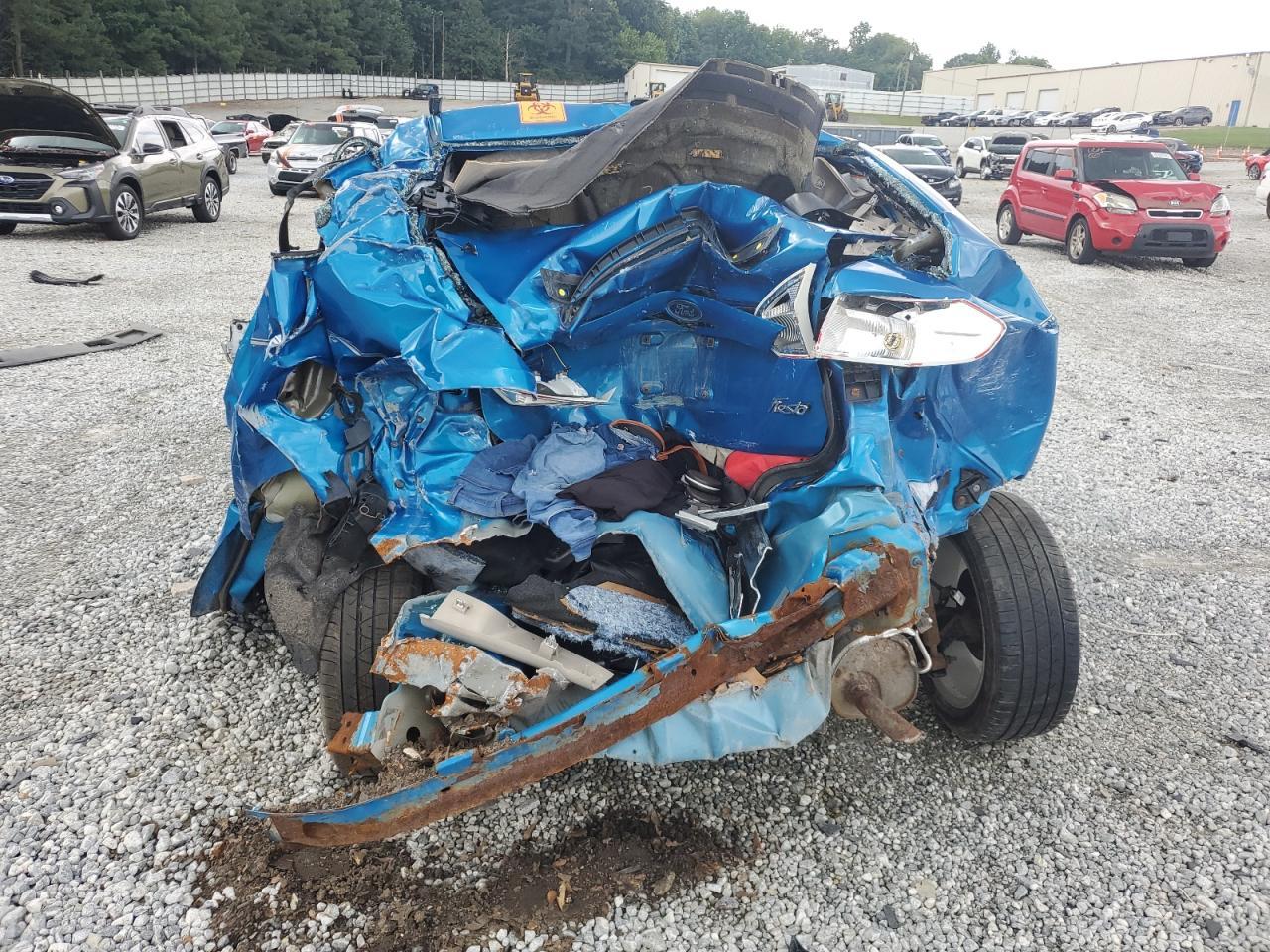 2015 Ford Fiesta Se - Фото 6