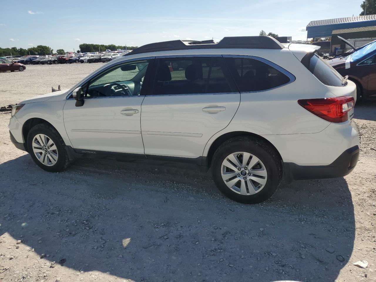 2018 Subaru Outback 2.5I Premium - Image 2