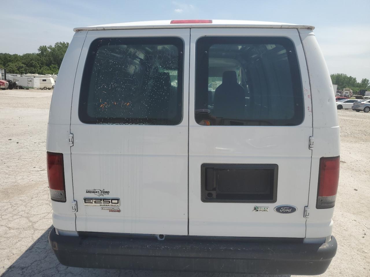 2011 Ford Econoline E250 Van - Фото 6