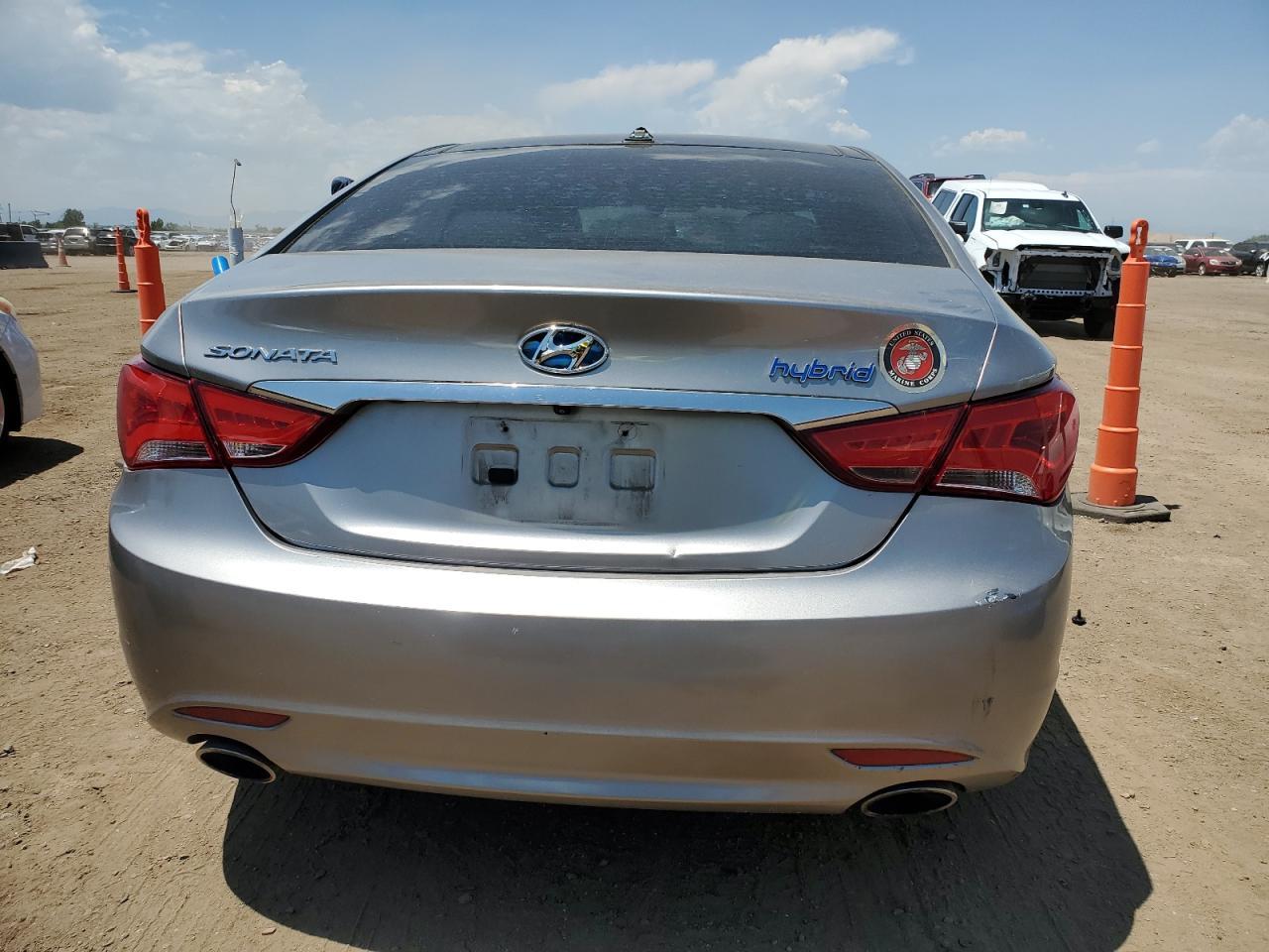 2012 Hyundai Sonata Hybrid - Image 6