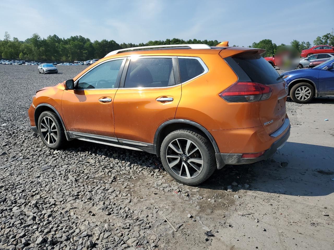 2017 Nissan Rogue Sv - Image 2