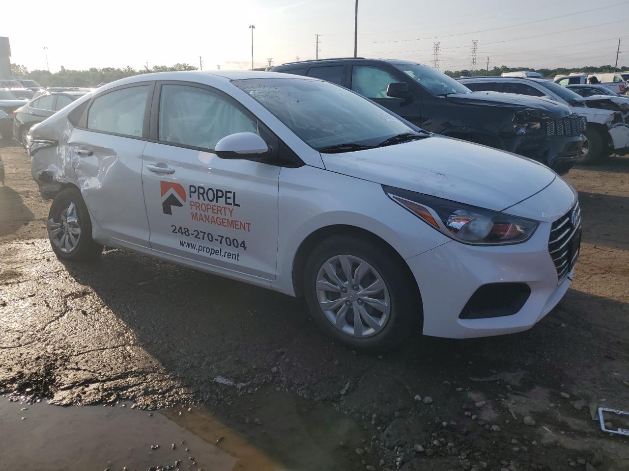 2022 Hyundai Accent Se - Фото 4
