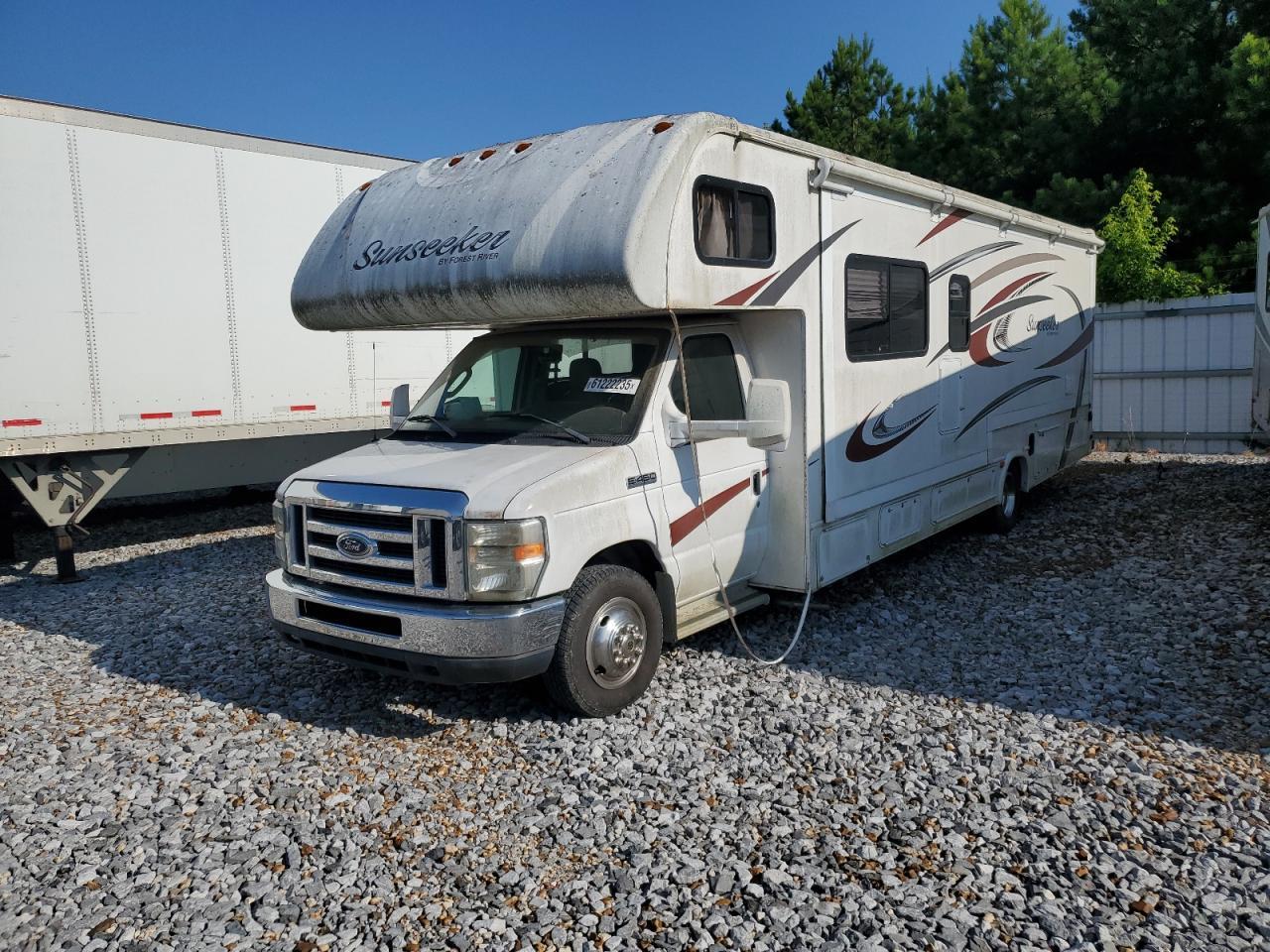 2014 Ford Econoline E450 Super Duty Cutaway Van - Фото 2