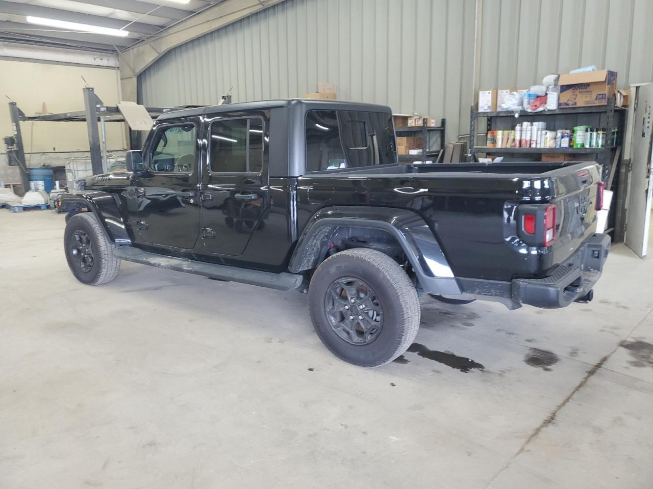 2021 Jeep Gladiator Sport - Фото 2