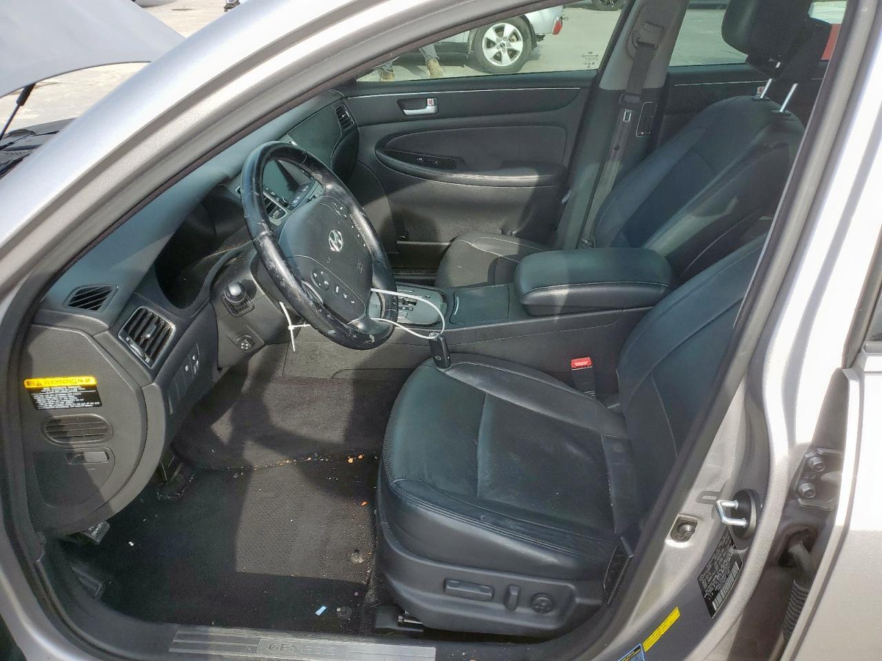 2013 Hyundai Genesis 3.8L - Фото 7