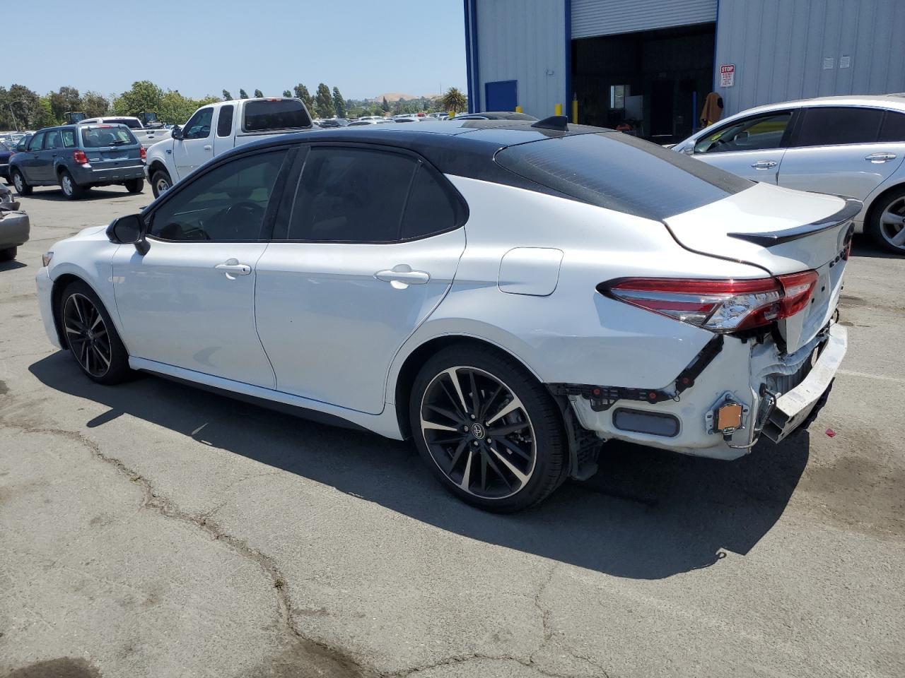 2019 Toyota Camry Xse - Фото 2