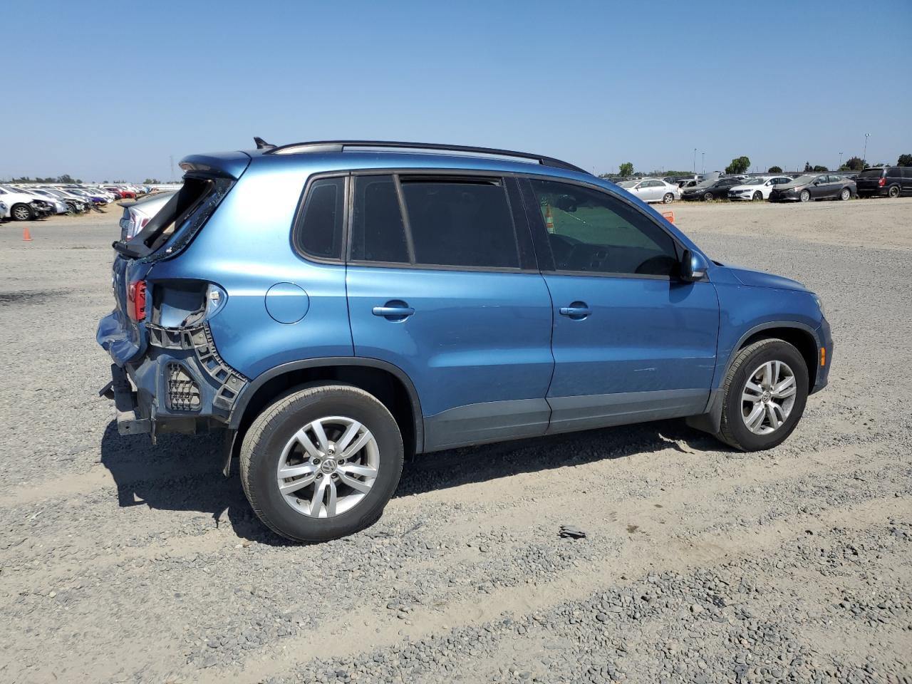 2017 Volkswagen Tiguan S - Image 3