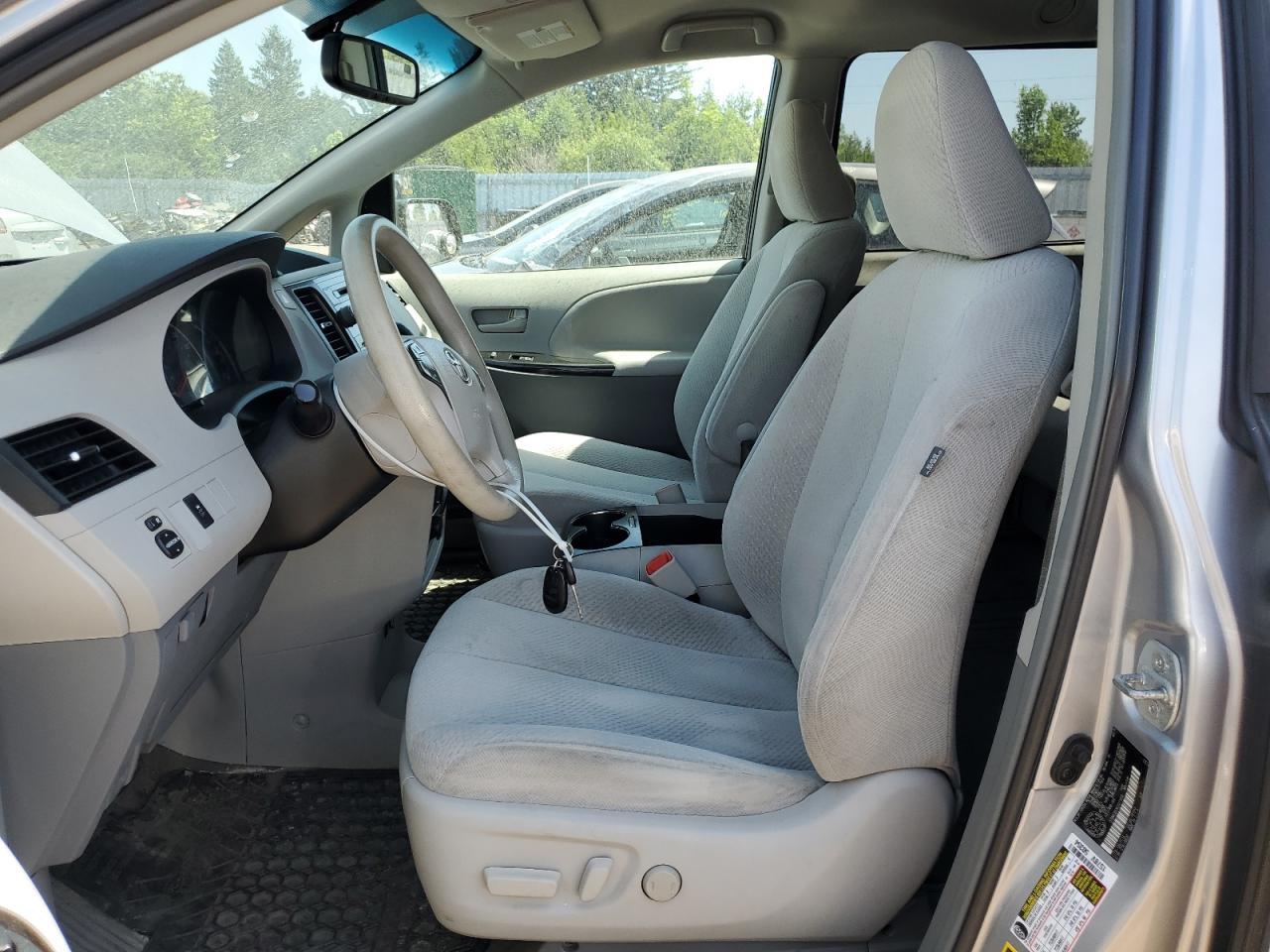 2012 Toyota Sienna Le - Фото 7