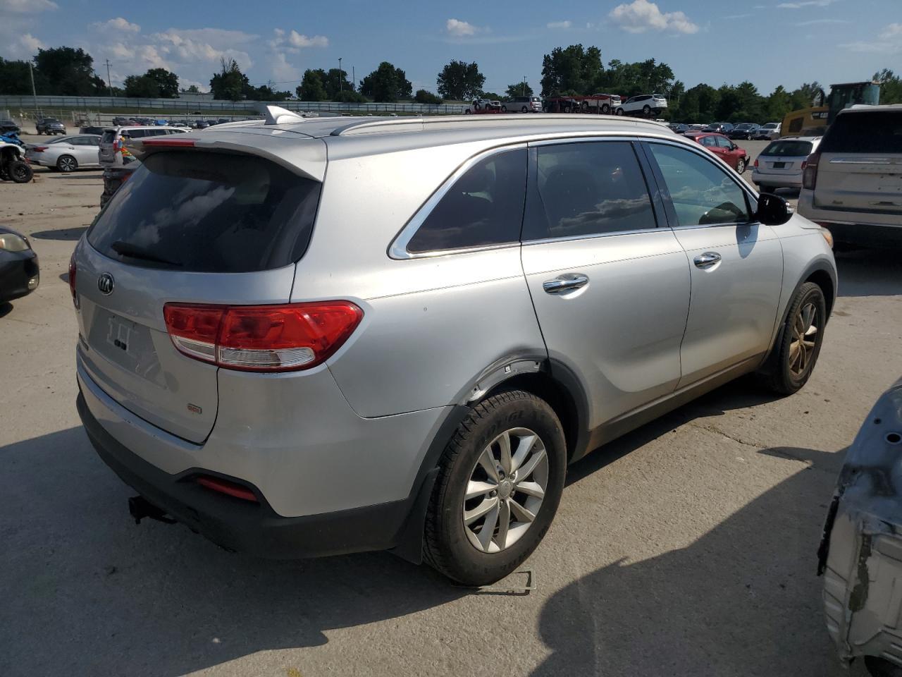2016 Kia Sorento Lx - Image 3
