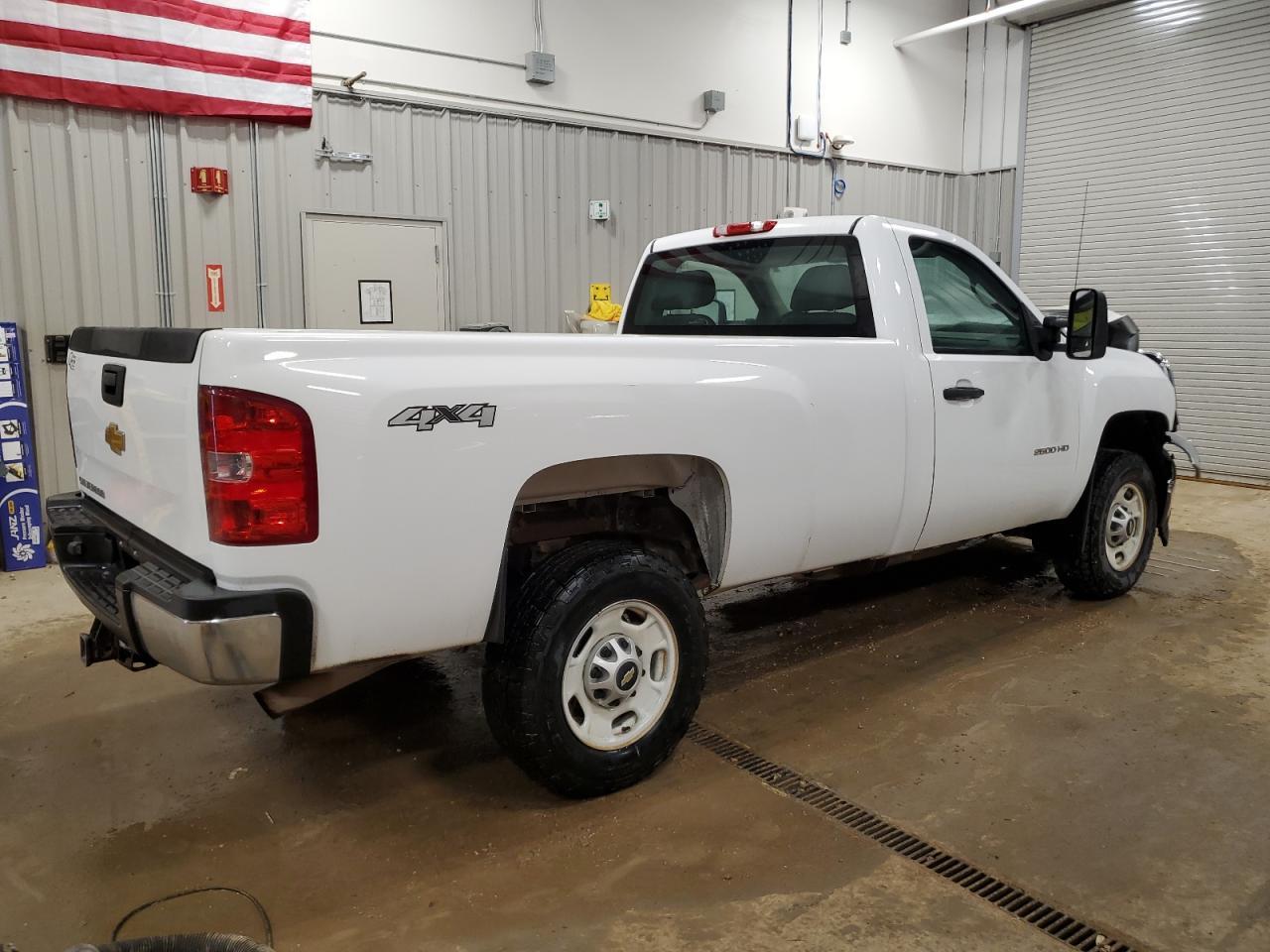 2014 Chevrolet 2500 - Image 3