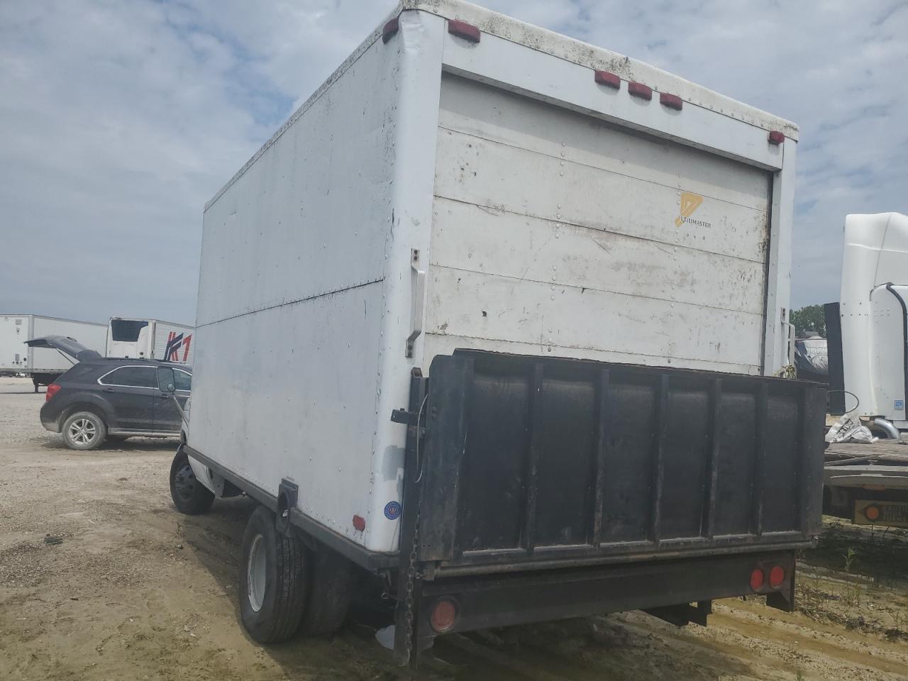 1992 Ford Econoline E350 Cutaway Van - Image 2