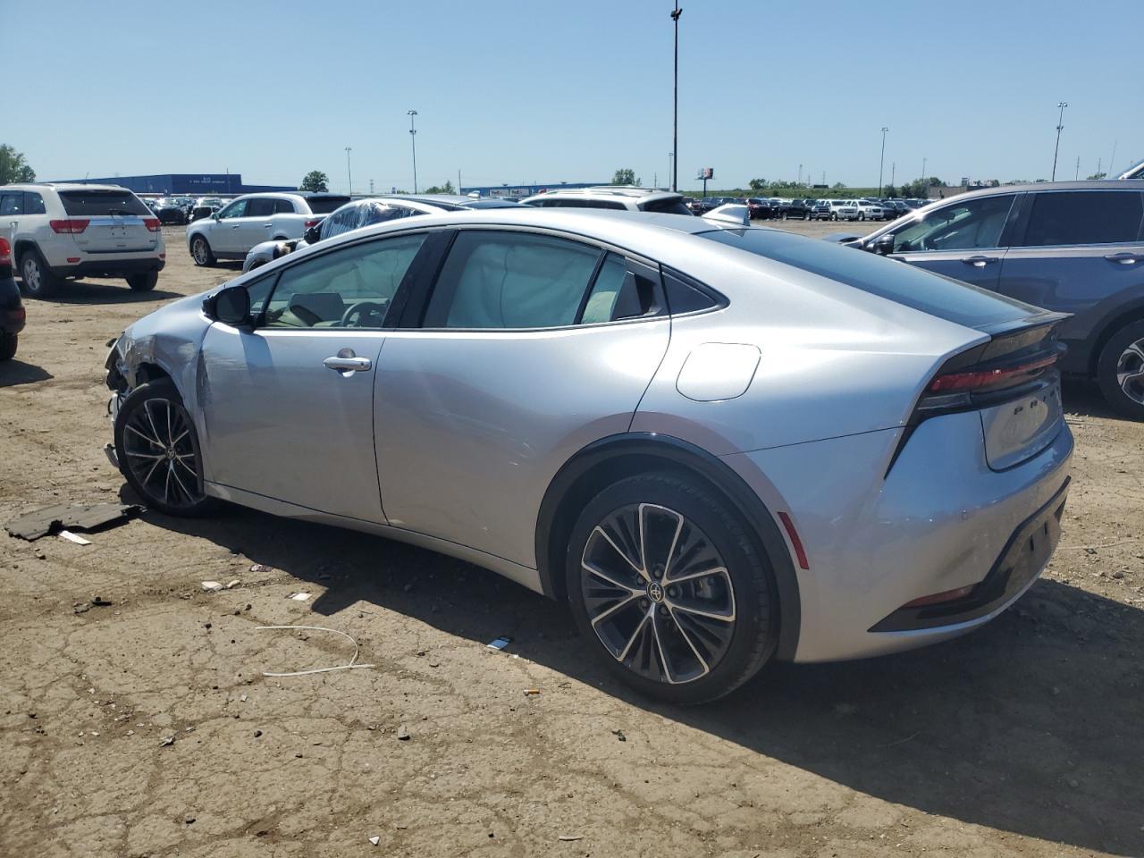 2024 Toyota Prius Le - Фото 2