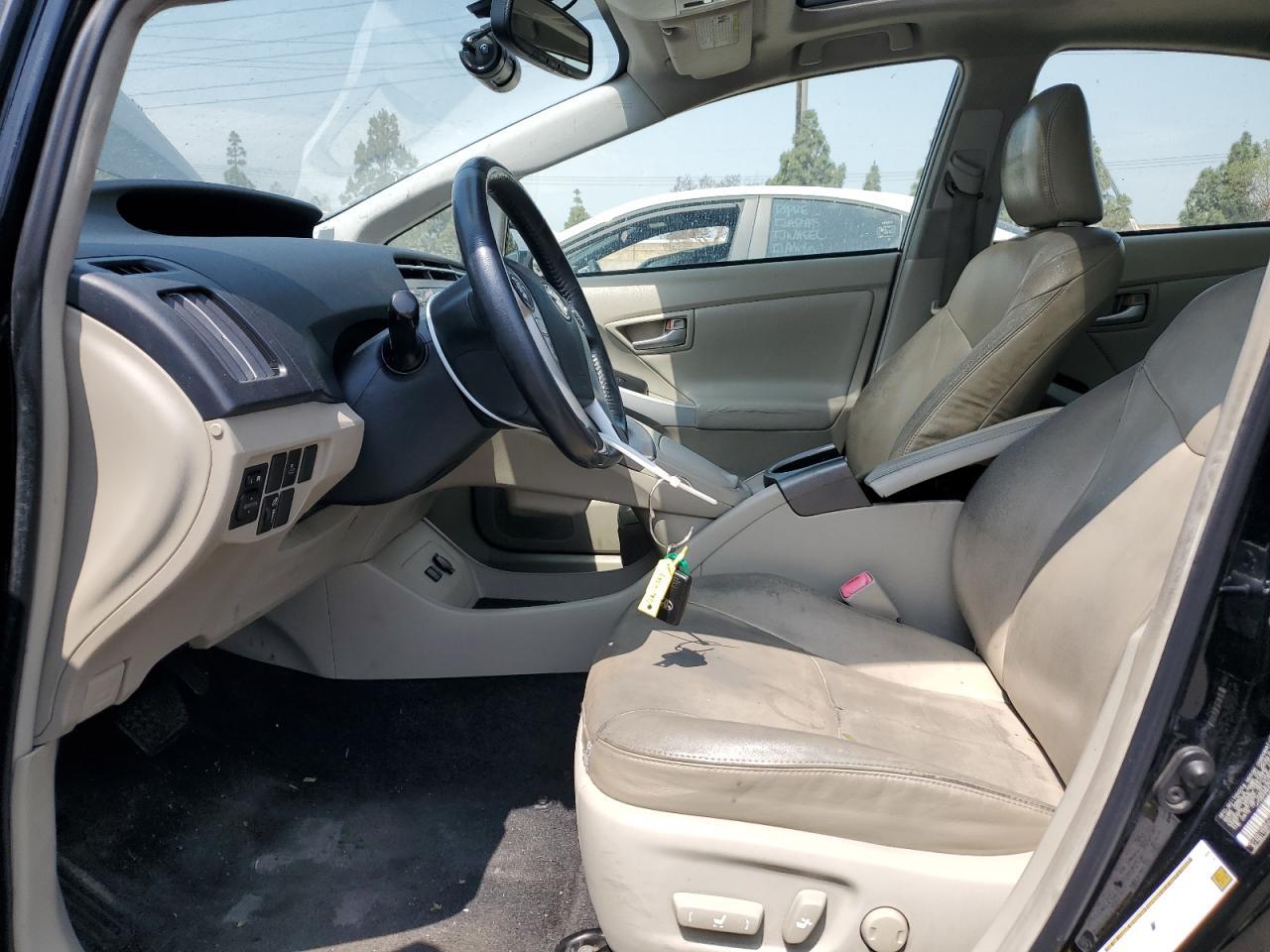 2013 Toyota Prius - Image 7