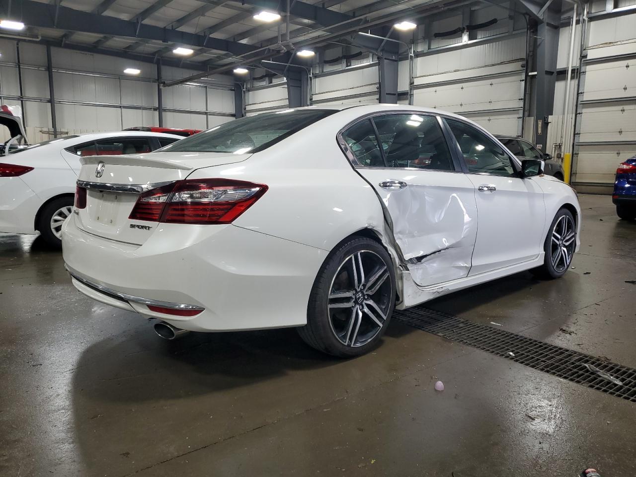 2016 Honda Accord Sport - Image 3