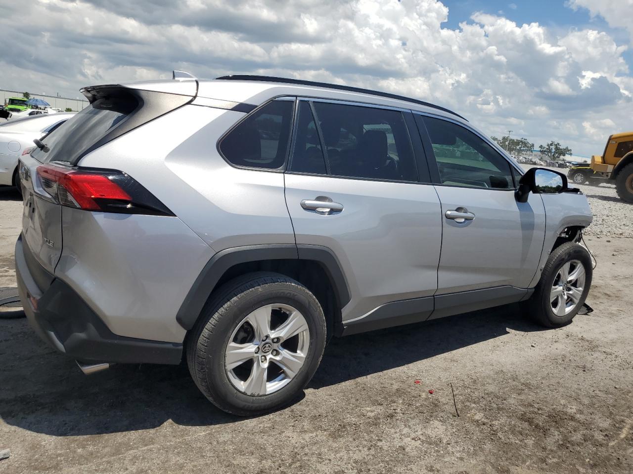 2021 Toyota Rav4 Xle - Фото 3