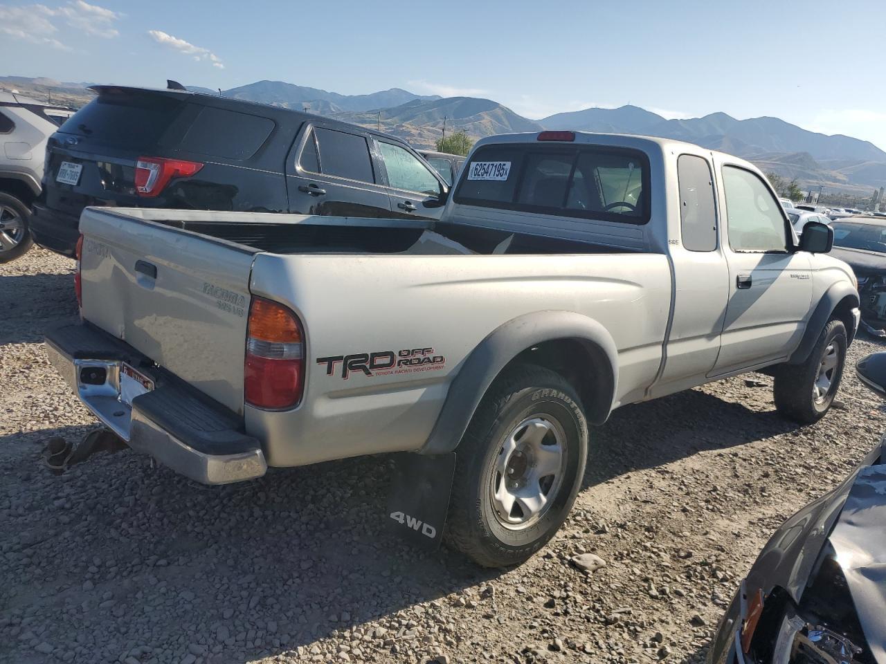 2004 Toyota Tacoma Xtracab - Image 3