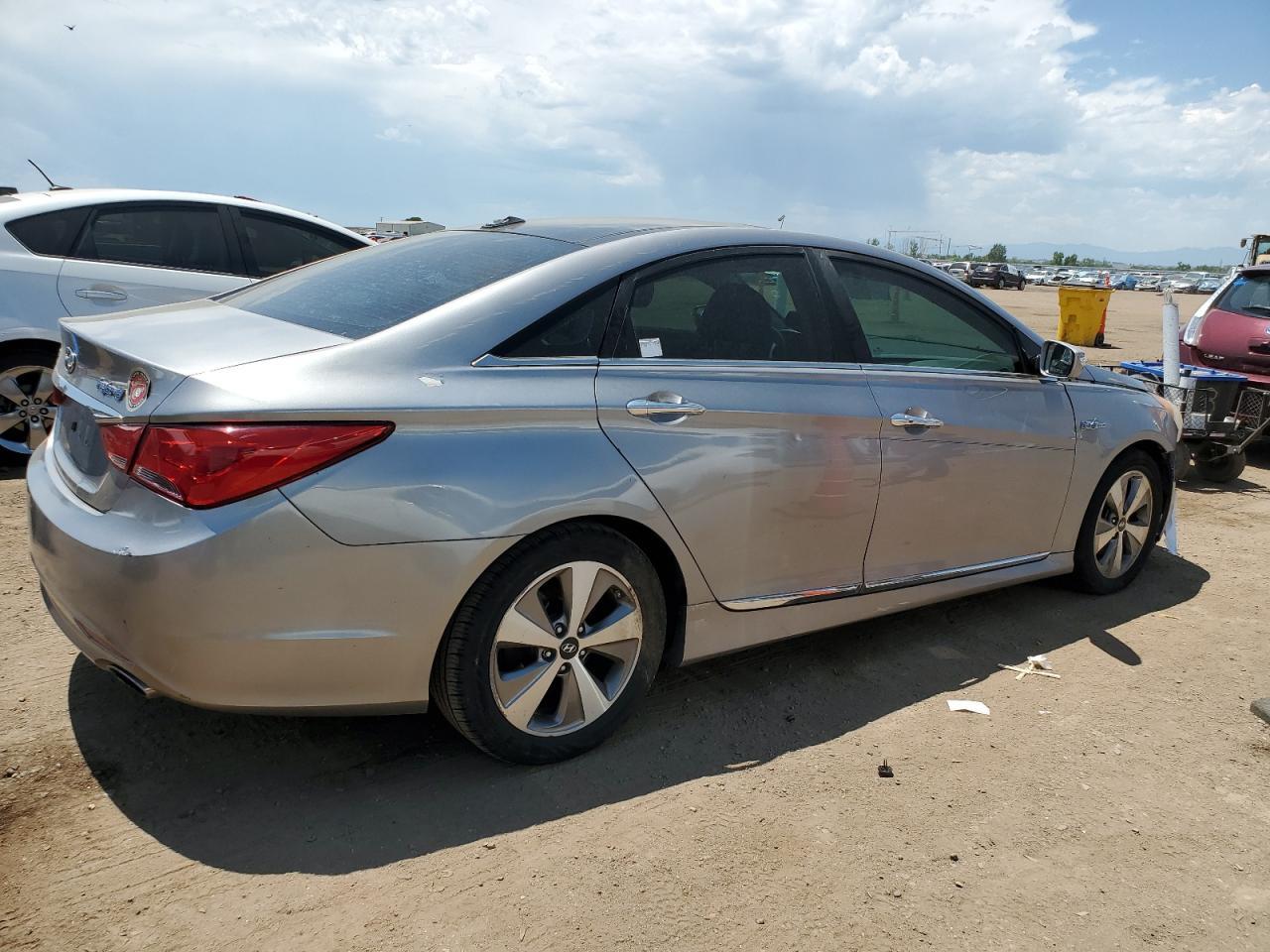 2012 Hyundai Sonata Hybrid - Image 3