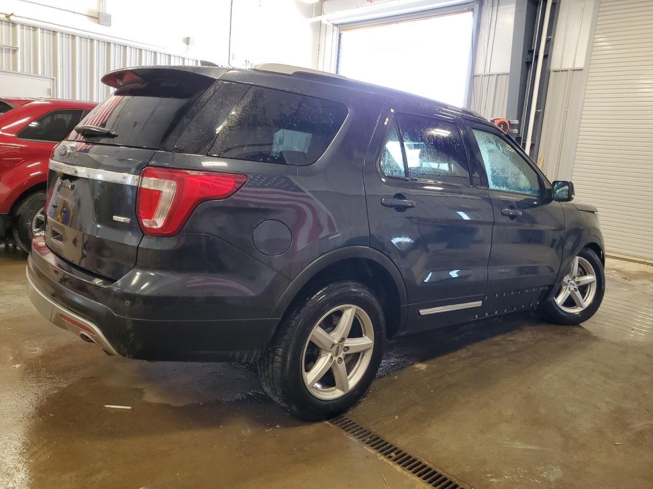 2017 Ford Explorer Xlt - Фото 3