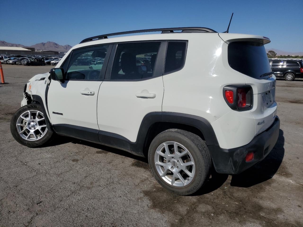 2022 Jeep Renegade Latitude - Image 2
