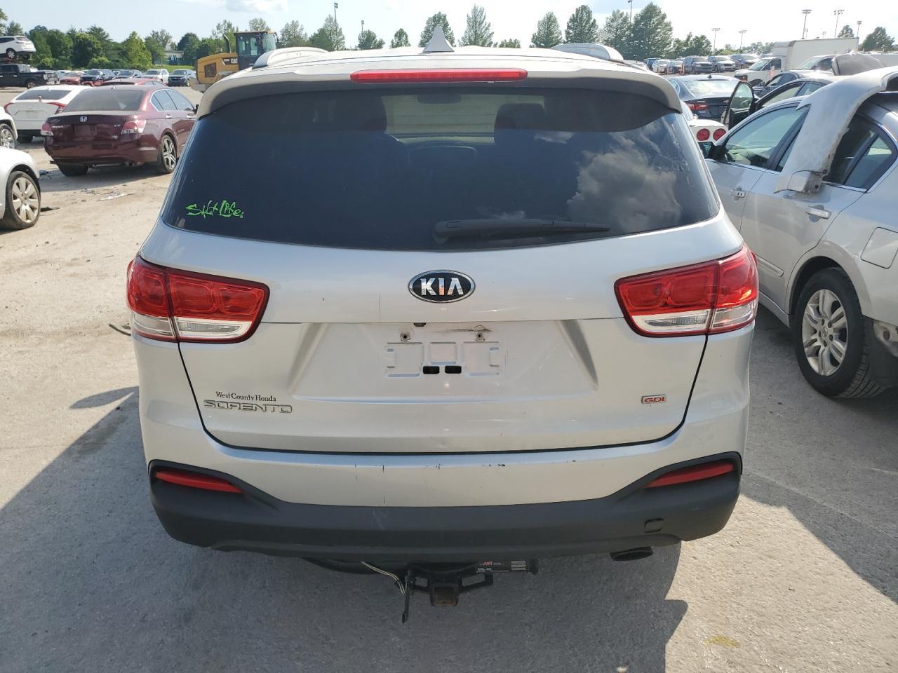 2016 Kia Sorento Lx - Image 6