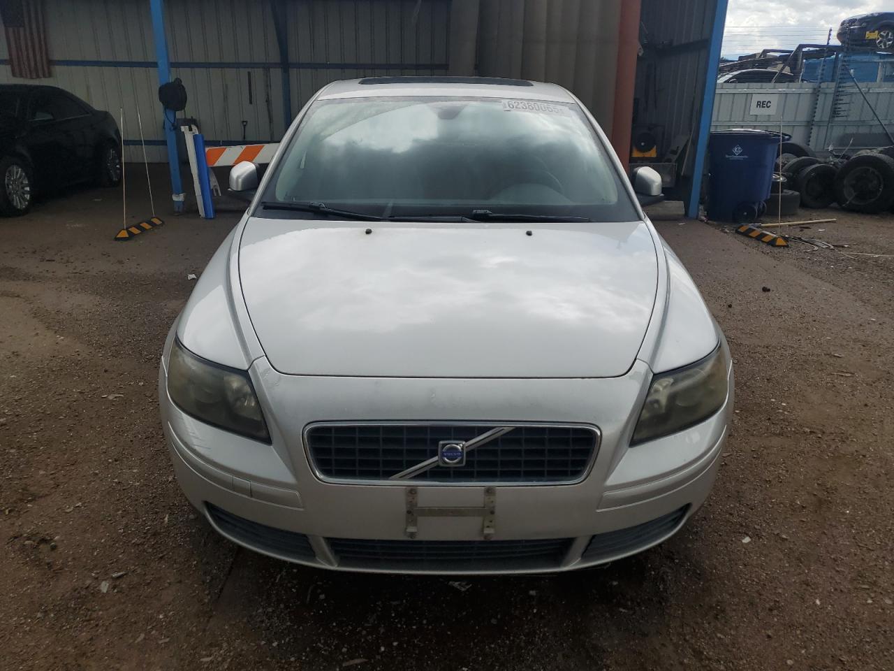 2007 Volvo S40 2.4I - Image 5