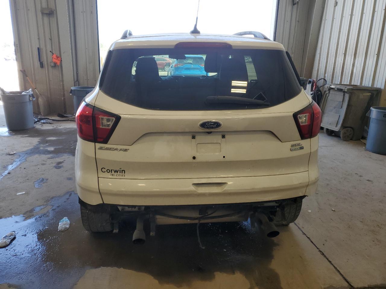 2019 Ford Escape Sel - Фото 6