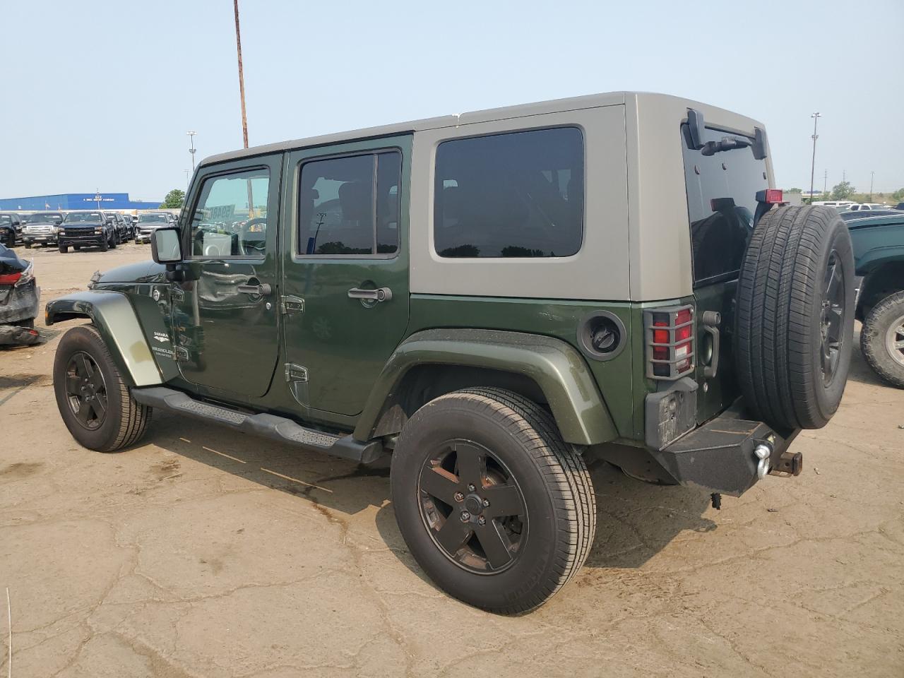 2008 Jeep Wrangler Unlimited Sahara - Image 2