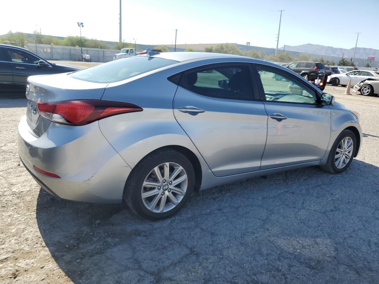 2015 Hyundai Elantra Se - Фото 3