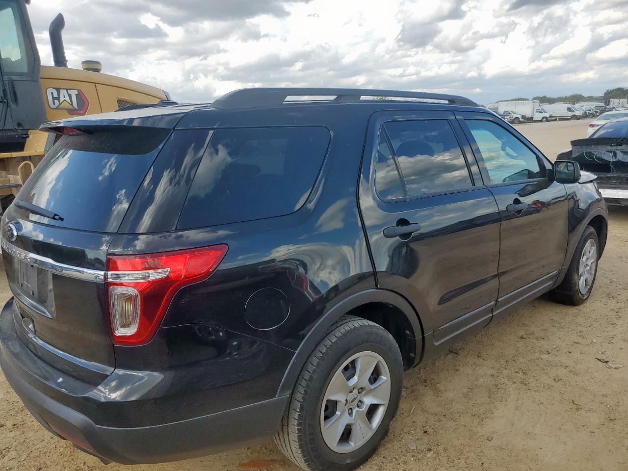 2013 Ford Explorer - Фото 3