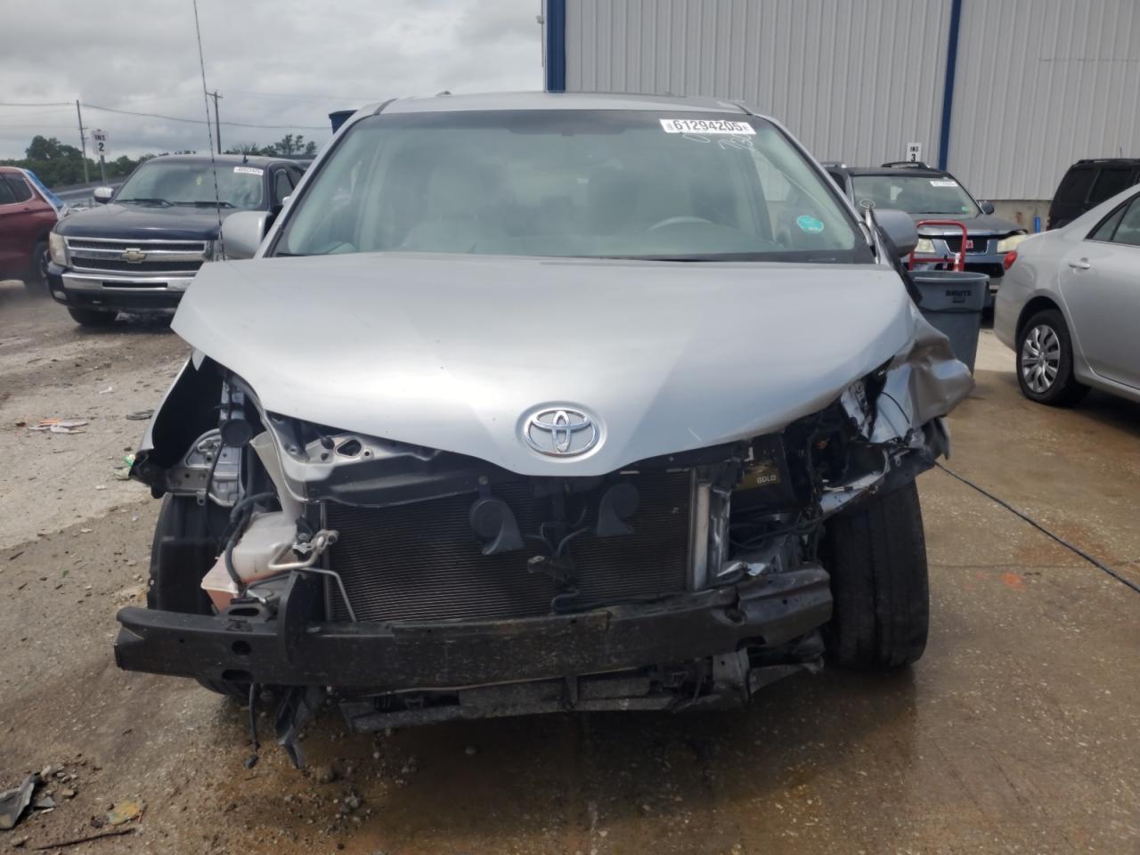 2011 Toyota Sienna Xle - Фото 5