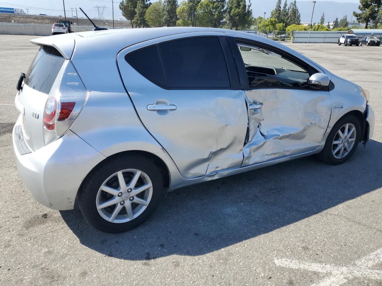 2012 Toyota Prius C - Image 3