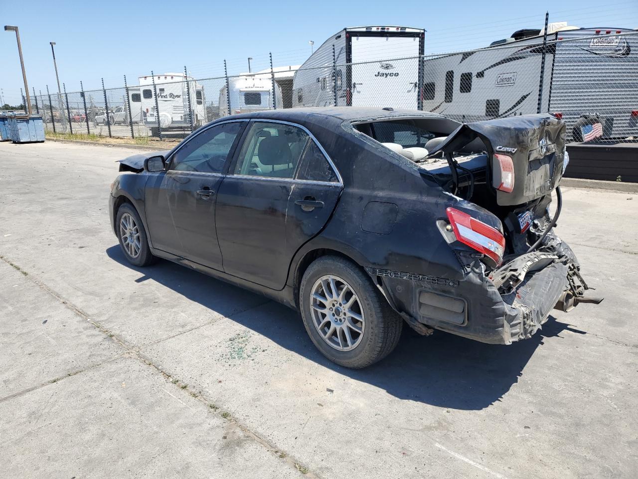 2011 Toyota Camry Base - Фото 2