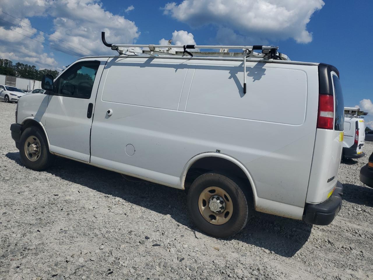 2018 Chevrolet Express G2500 - Фото 2