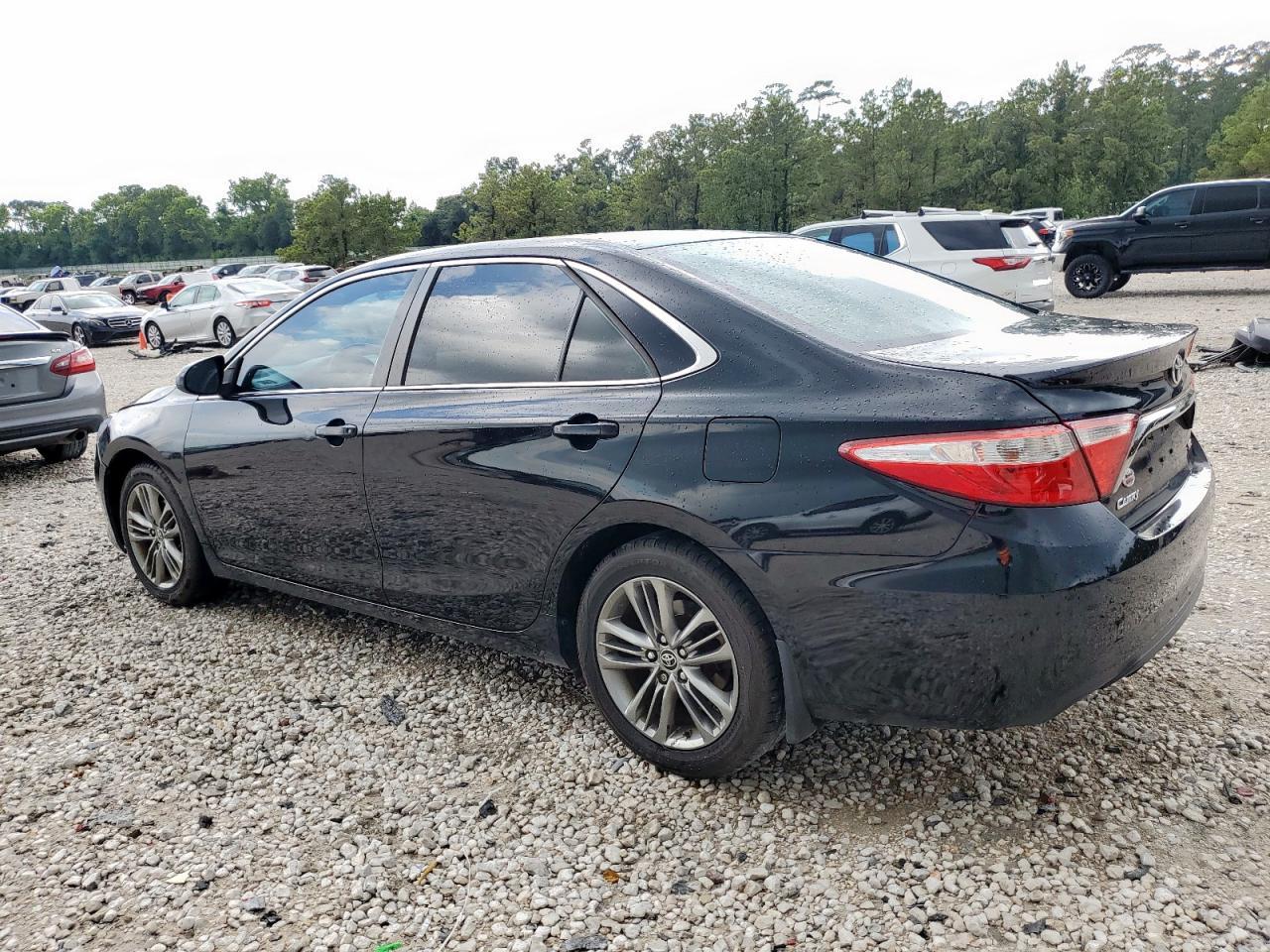 2015 Toyota Camry Le - Фото 2