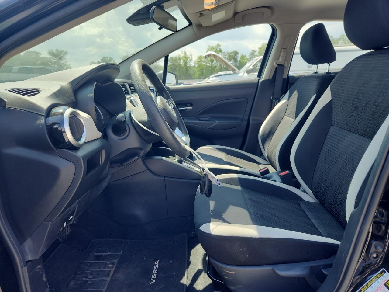 2020 Nissan Versa Sv - Image 7