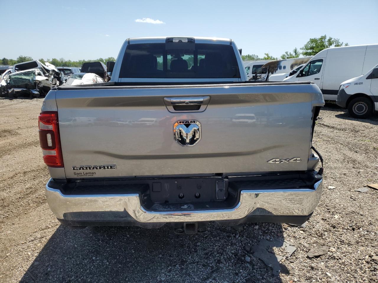 2022 Ram 3500 Laramie - Фото 6
