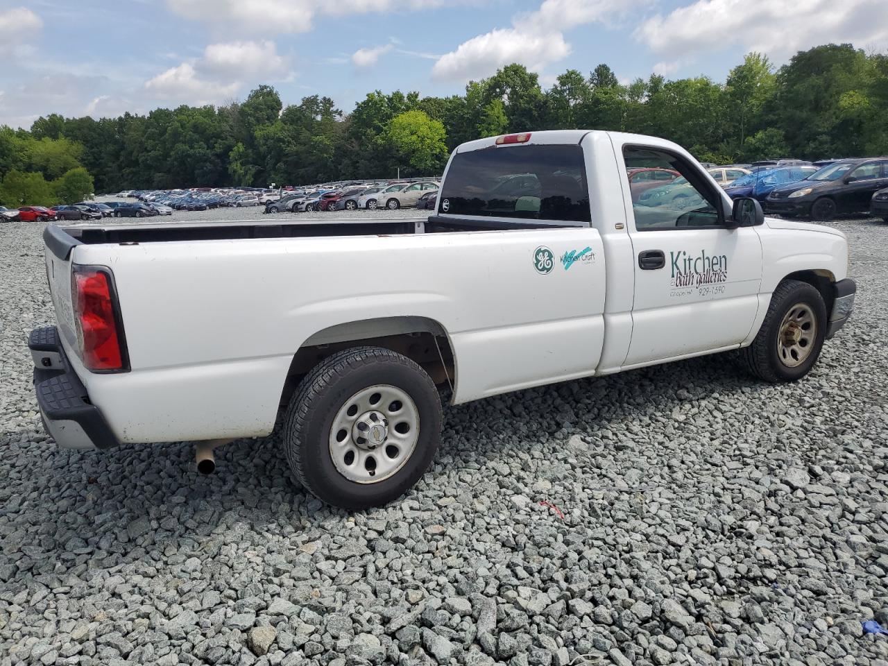 2005 Chevrolet Silverado C1500 - Image 3